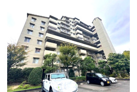 メゾン千里丘K棟の外観