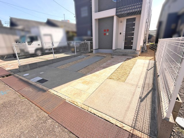 駐車スペース並列2台可