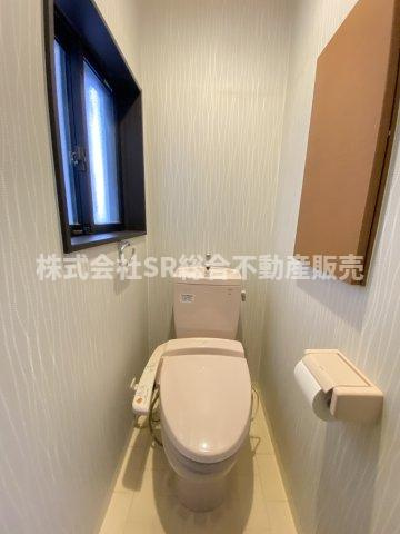 温水洗浄便座もございます♪