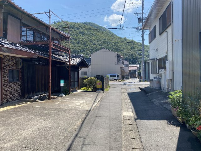 南側道路　東方向
