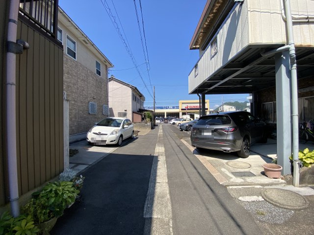 南側道路　西方向