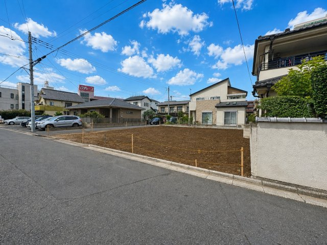 前面道路含む現地写真です