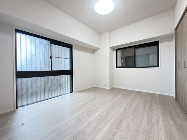 【リノベーション仕様】洋室4部屋！角住戸で明るい居室です♪