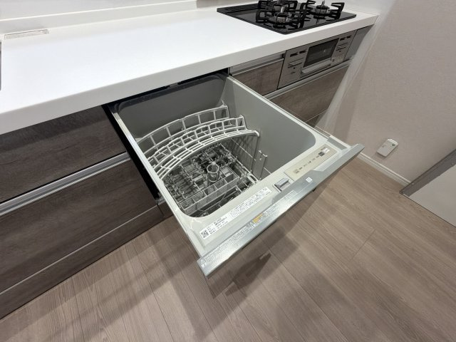 【新品】洗い物の家事を簡単に！除菌もできる「食器洗浄乾燥機」付きです♪