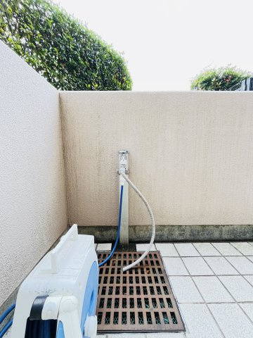 【水栓】テラスには便利な水栓付き。ガーデニングや掃除、ペットの足洗いにも活用できます。