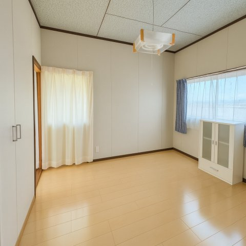 使い勝手のいい洋室です