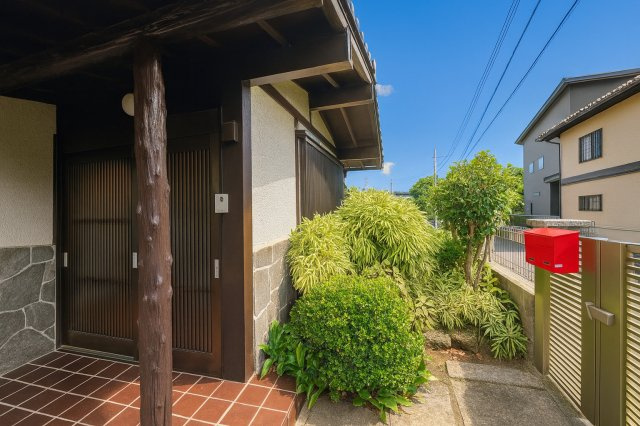 落ち着いた玄関です