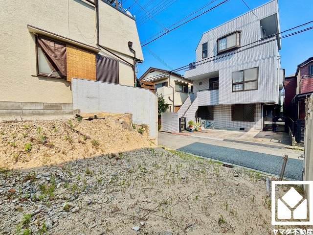 「浜甲子園健康幼稚園」まで徒歩4分。お子様とゆっくり話しながら登園できる、そんな穏やかな朝を実現できる立地。幼稚園の行事や役員活動への参加もしやすく、お子様の成長をそばで見守れる環境が整っています。