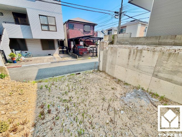 「はまおかクリニック（内科・循環器内科）」まで徒歩7分。体調不良の際も通院しやすく、日々の健康管理にも便利なロケーションです。