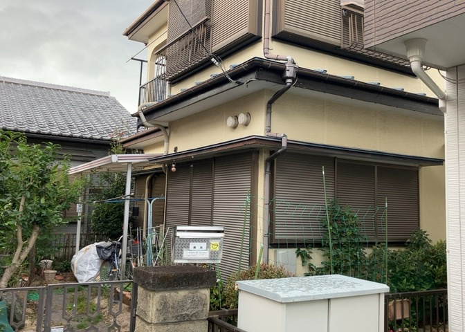 土地の形が極端に長細かったり、狭小地、あるいは道路との高低差がある傾斜地だった場合、後々売ろうとしても買い手がつかない場合もあります。後々、売却することになった時に価値の下がらない土地を選びましょう。