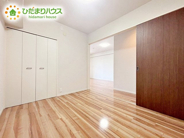 柔らかい陽光が差し込む明るいお部屋を演出する設計。彩光の取れる窓が気持ちの良いお部屋を創り上げます。
