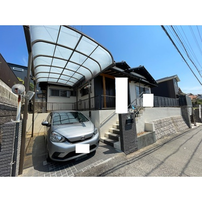 カーポート付き！3台駐車可能ですよ☆*