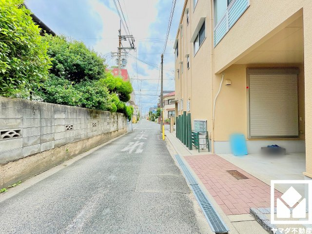 イトーヨーカドーやロフト、ユニクロなど約150店舗が出店するショッピングセンター「ららぽーと甲子園」まで徒歩10分。専門店や飲食店も豊富で、日々のお買い物やお食事がスムーズになります。