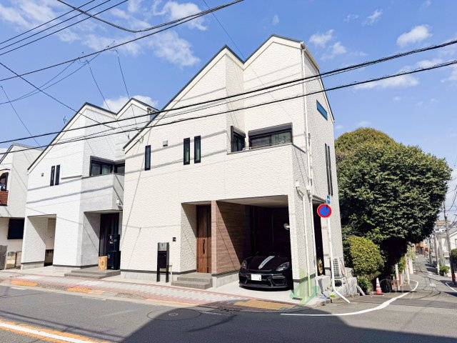 流行に左右されず、将来にわたって価値が継続する「上質」な佇まい。おしゃれな雰囲気や自然の潤い、親しみやすさといった個性が街に新たな価値をもたらしています。