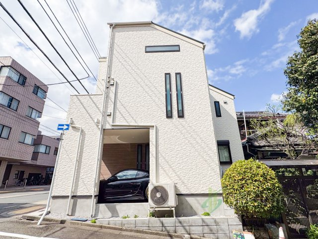 流行に左右されず、将来にわたって価値が継続する「上質」な佇まい。おしゃれな雰囲気や自然の潤い、親しみやすさといった個性が街に新たな価値をもたらしています。