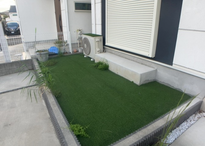 庭があることでガーデニングや家庭菜園はもちろん、こどもの遊び場やペットを放して遊ぶことができます。また、家の周囲に余裕があるということです。隣地との間があれば、十分な日当たりと、風通しが確保できます。