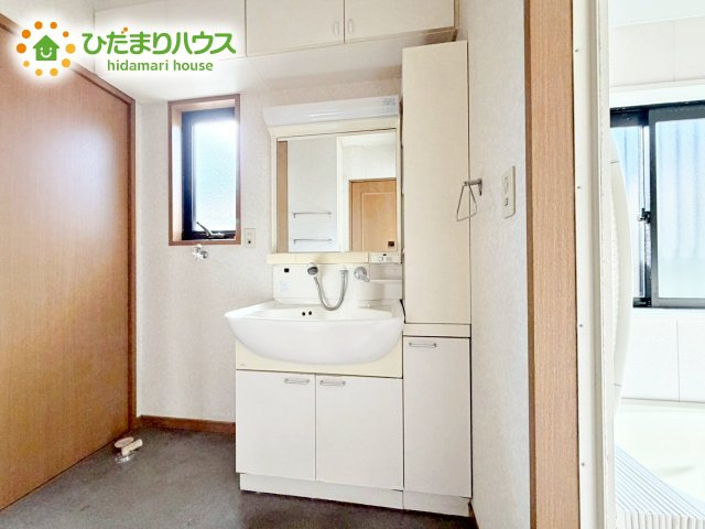 シンプルで使い勝手の良い独立洗面台！