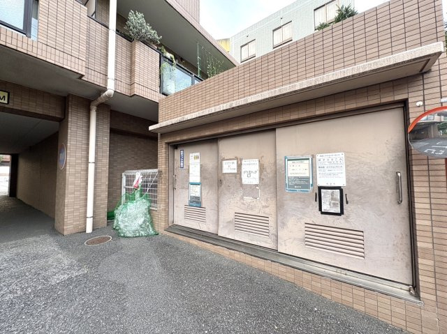 敷地内ゴミ置き場