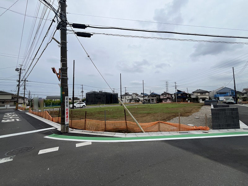 小学校まで徒歩8分　低学年のお子様も通学が安心です。