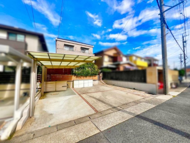 周辺は第一種低層住居専用の閑静な住宅街です！