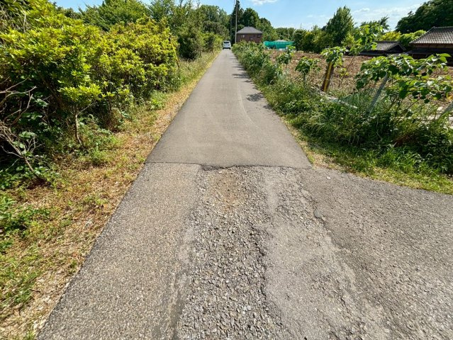 東側道路になります！
