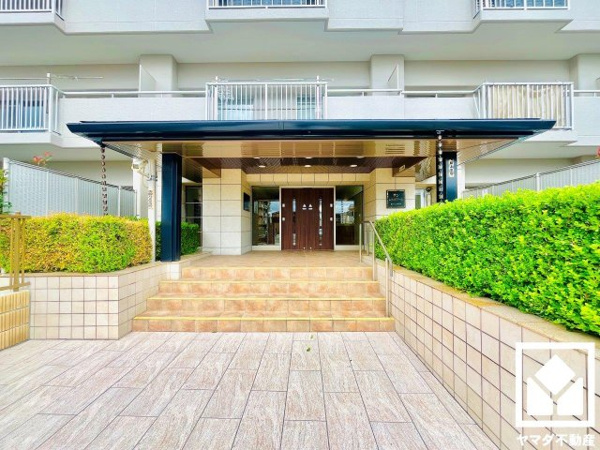 【サンレスポアールのエントランス】