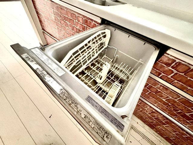 後片付けの時間をぐっと短縮できる食洗機つき。