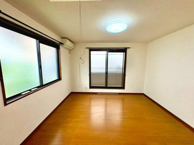 2階　約8.1帖　南向きで明るいお部屋です！
