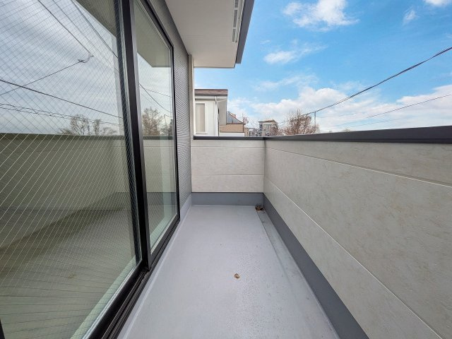 ～南向きで陽当たりの良いバルコニー　洗濯物がよく乾きそうです～