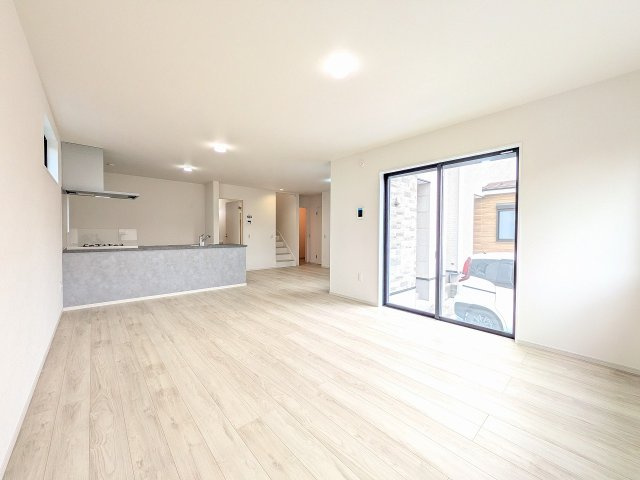 ～22.5帖の明るく開放感のあるLDK、家族団欒の時間をお過ごしいただけます～