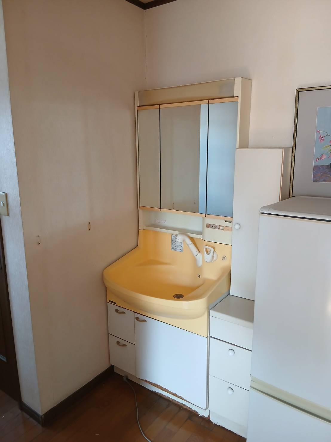 【その他設備／現地写真】2階設置の独立洗面台。洗面台が2箇所あると、朝の忙しい時間帯に重宝します。