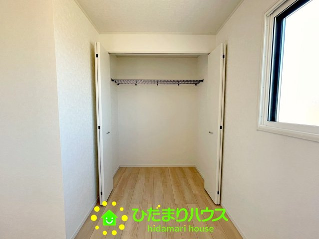 たくさん収納できるクローゼットも完備。