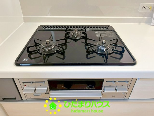 3口ガスコンロでお料理も捗りますね。