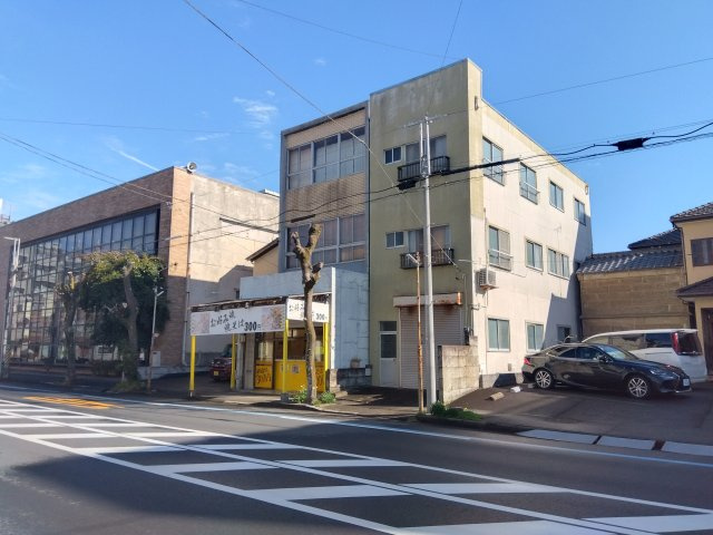 建築条件なし！お好きなハウスメーカーでお家が建てられます。現況でのお引渡しになります。