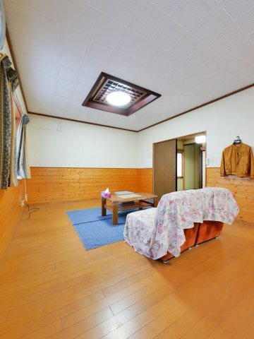 18帖の広々リビング　折り上げ天井