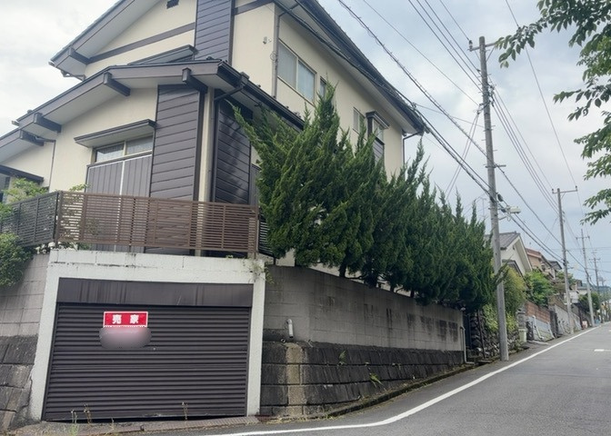 人が暮らすうえで日光は大切な要素となります。日当たりの良さは譲れないポイントですね。併せて近くに大きな建築物の建築予定がないか、あるいはそれが可能な土地が近くにないか事前に確認することもお勧めします。
