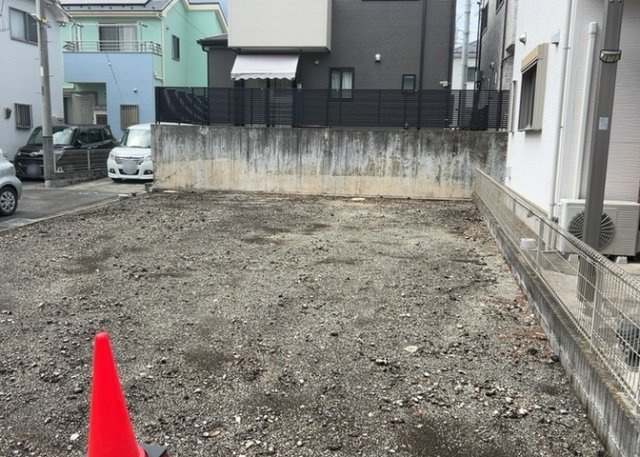 物件の詳細については、現地を見てわかること以外に、役所や法務局などで調べないとわからないことがあります。そのため、現地に行く場合は、もしこの物件を買ったらどのような生活ができるかをイメージしましょう。