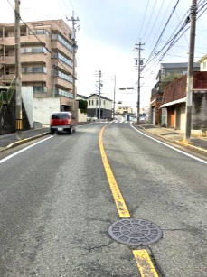 前面道路含む現地写真です