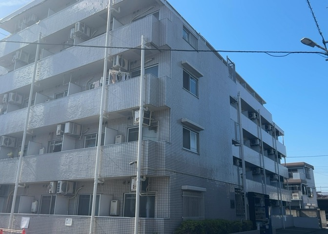 眺望の良さを楽しめるダイニングキッチンで家族団らんの時間を過ごしてはいかがでしょうか。バルコニーから見える景色を家族で眺める時間は、時間が経つのを忘れてしまいそうですね。是非、現地を見に行きましょう！