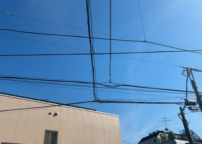 眺望を気にして物件を探す場合、前面に建物が建っていないか現地で確認しましょう！前面に建物があると景色はもちろん、日当たりや風通しにも影響が出てきます。住んだ時のことを想像しながら現地見学をしましょう。