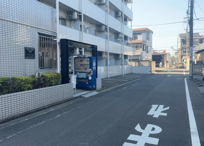 マンションの駐輪場は、事前に空きがあるか確認を取ると安心です。せっかく入居したのに駐輪スペースがない！なんてことになったら大変ですよね。そこで、内見時や購入前にはまず事前に確認しておくと良いでしょう。