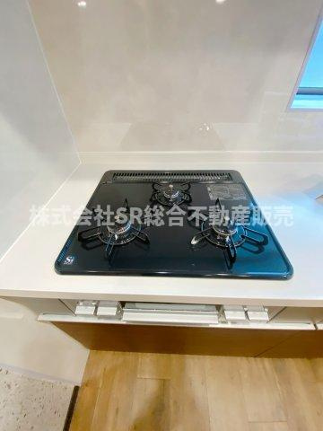 3口コンロ、グリル付きです♪
