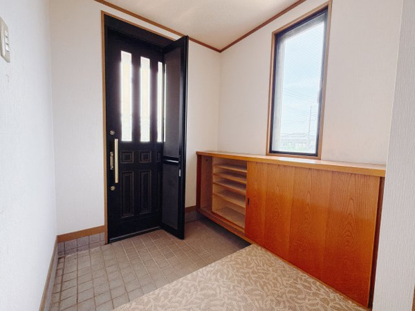 【 中古戸建 渋川市半田の玄関】