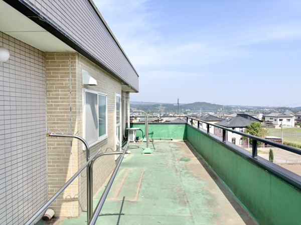 【 中古戸建 渋川市半田のバルコニー】