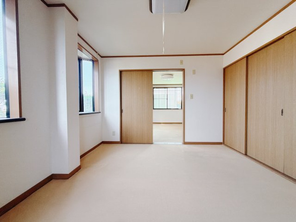 【 中古戸建 渋川市半田の洋室】