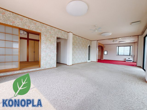 【 中古戸建 渋川市半田の居間】