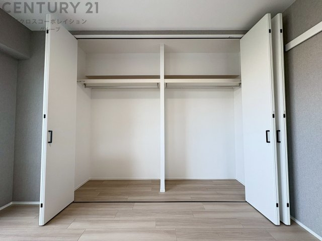 衣類やアクセサリー、小物類の収納が便利で整理整頓がしやすく、部屋の美観を保ちつつ、スペースを最大限に活用できます。衣服のしわやダメージを防ぎ、長持ちさせることができます。　