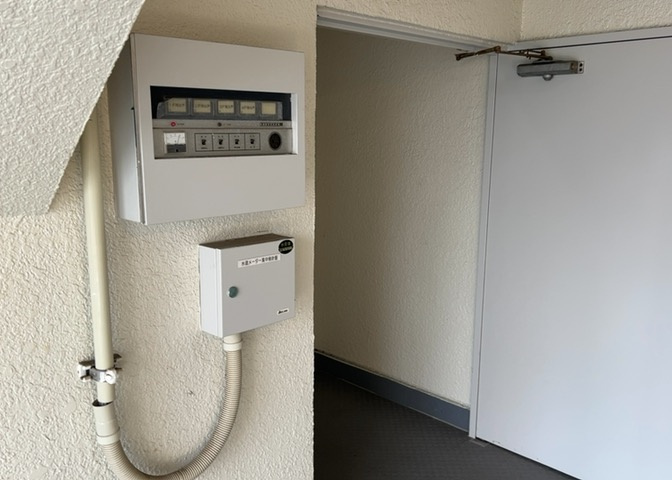 マンションのエントランスには、もともと風よけや防犯の役割がありますが、マンションによって宅配ボックスなどの設備が備わっている所もあります。日々の生活をイメージしながら生活しやすさをチェックしましょう。