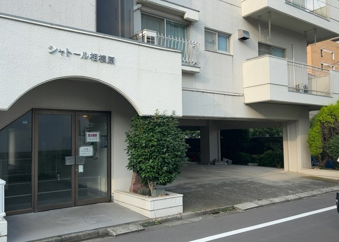 隣家の土地はどうなっているのか、生活利便施設が近くにあるのか、学校まで近いかなど、お客様のライフスタイルにあわせたイメージが重要です。また、近くにあると困る施設が近くにないかも確認するといいでしょう。