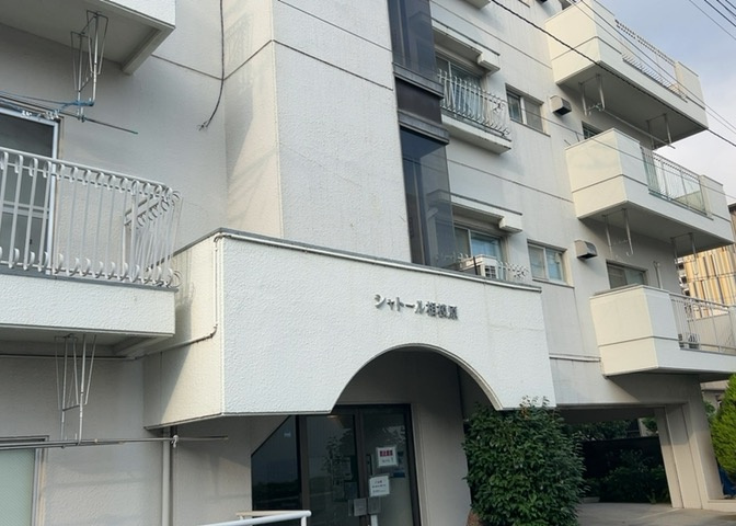 眺望の良さを楽しめるダイニングキッチンで家族団らんの時間を過ごしてはいかがでしょうか。バルコニーから見える景色を家族で眺める時間は、時間が経つのを忘れてしまいそうですね。是非、現地を見に行きましょう！